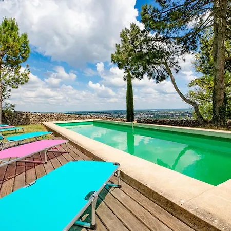 Le Clos Dans Les Vignes